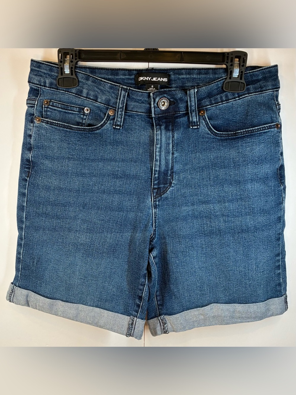 DKNY Jeans Denim Cuffed Shorts Women's Size 6 Blue Mid Rise Stretch